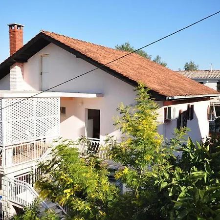 Arbanija 8651d Appartement *