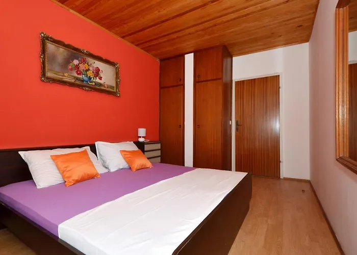 Apartment Arbanija 8651d