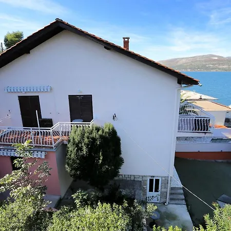 Arbanija 8651d Apartmán